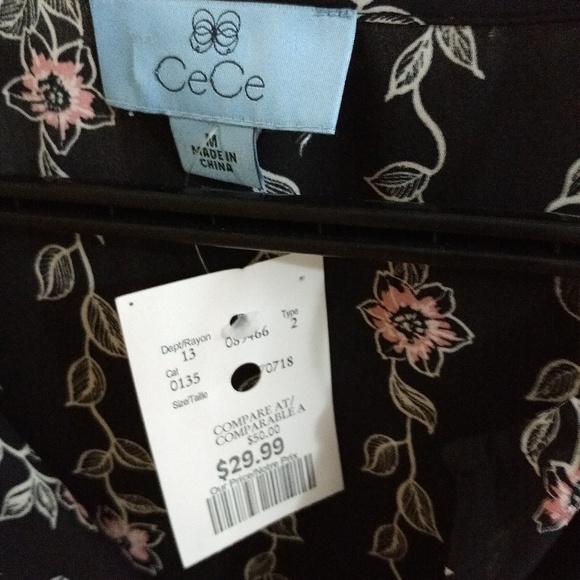 Blouse with flower print - Picture 2 of 2